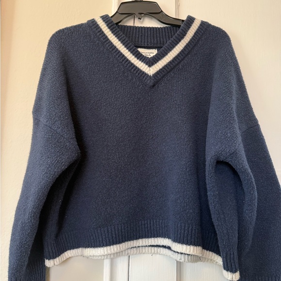 Abercrombie & Fitch Sweaters - Abercrombie & Fitch Women’s Dark Blue Sweater with White Accent Size Large